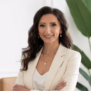 Dr. Krystyna Shepetiuk — Founder and CEO of HALLĒ bone health