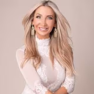 Klarisa Blankenship Salles — Director at HALLĒ